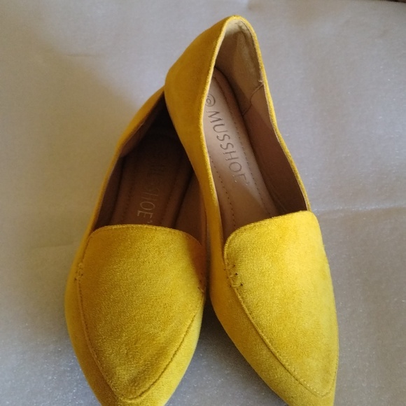 Size 6 Flat Shoes - Picture 3 of 3